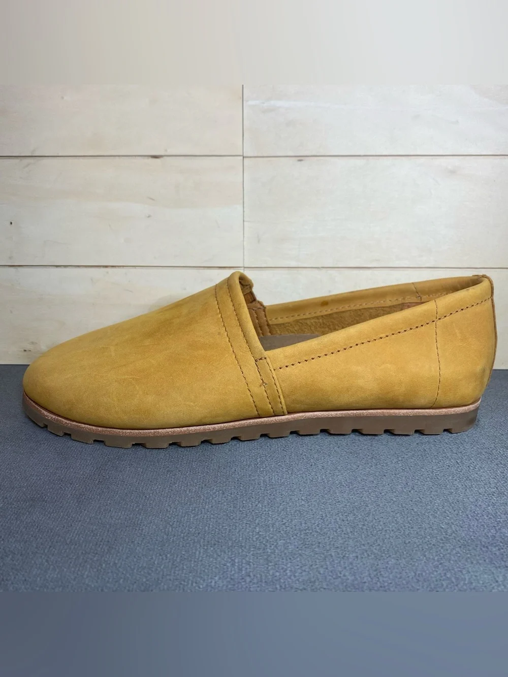 LL Bean Slip-Ons Women's Size 7.5 Shoes Mustard Yellow Brown Nubuck Leather